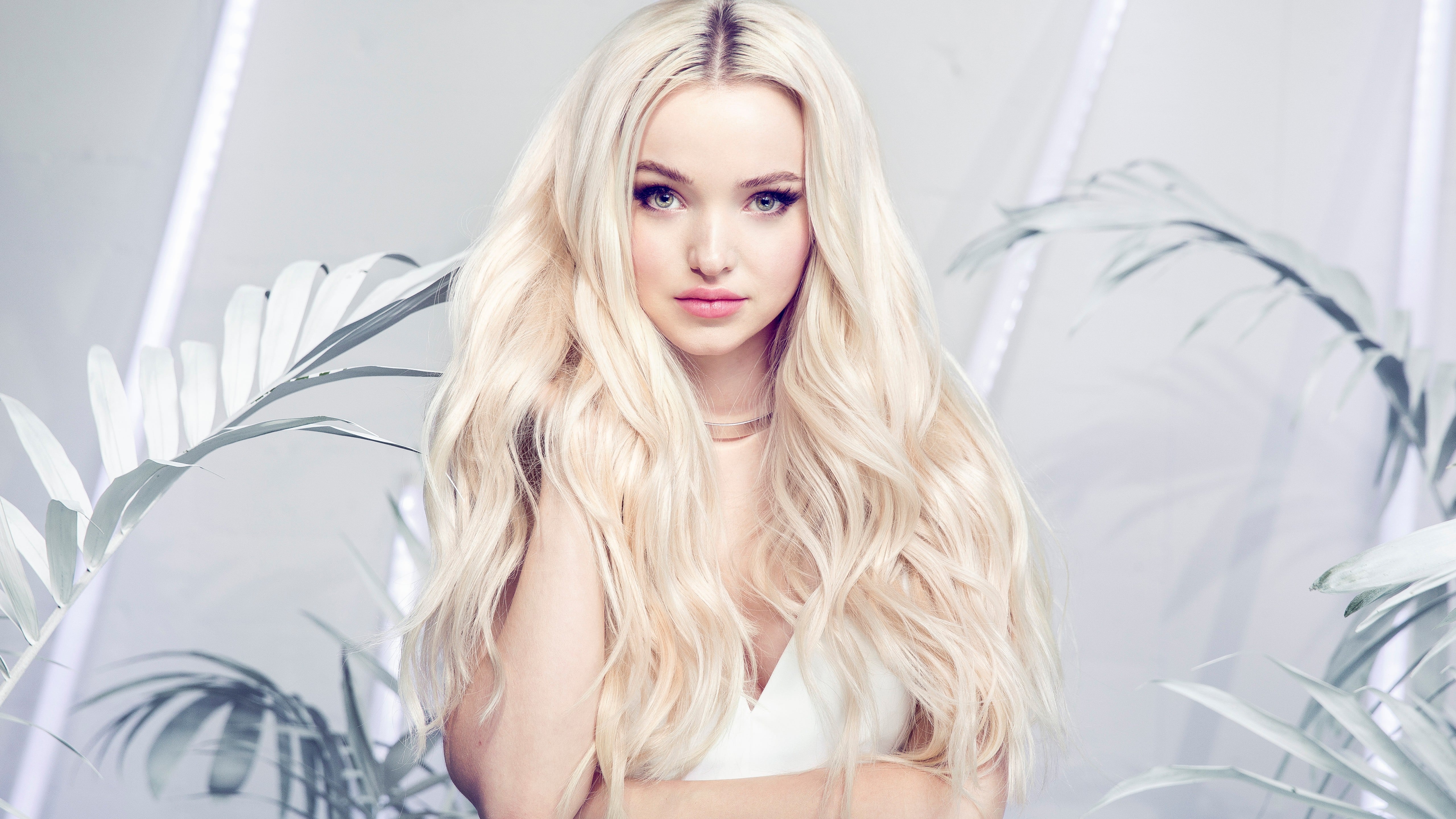 Dove Cameron HD Wallpapers